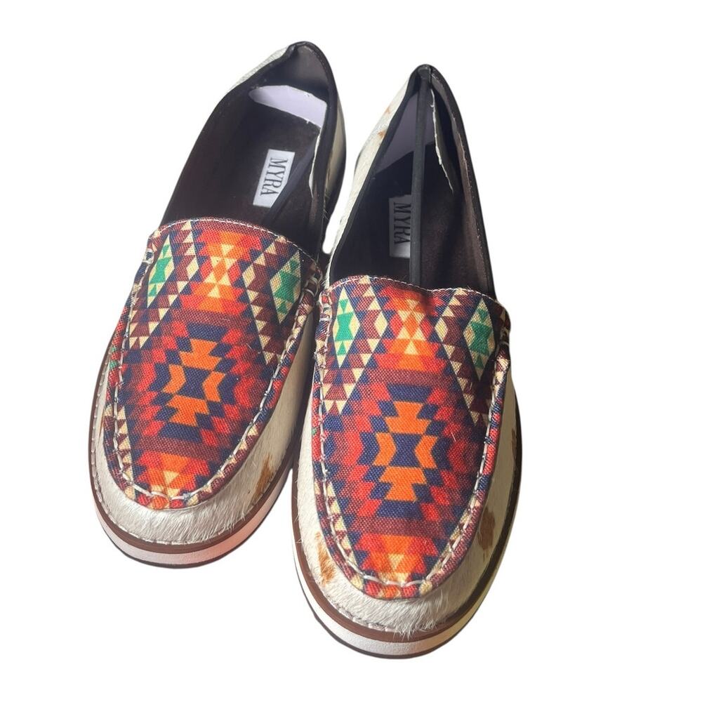 Myra Futura Aztec Pattern Cow Hair On Size 8 Southwest Inspired